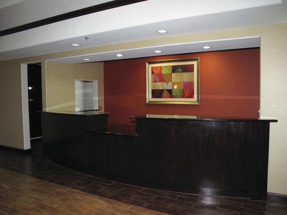 La Quinta By Wyndham Ennis Hotel Exterior photo