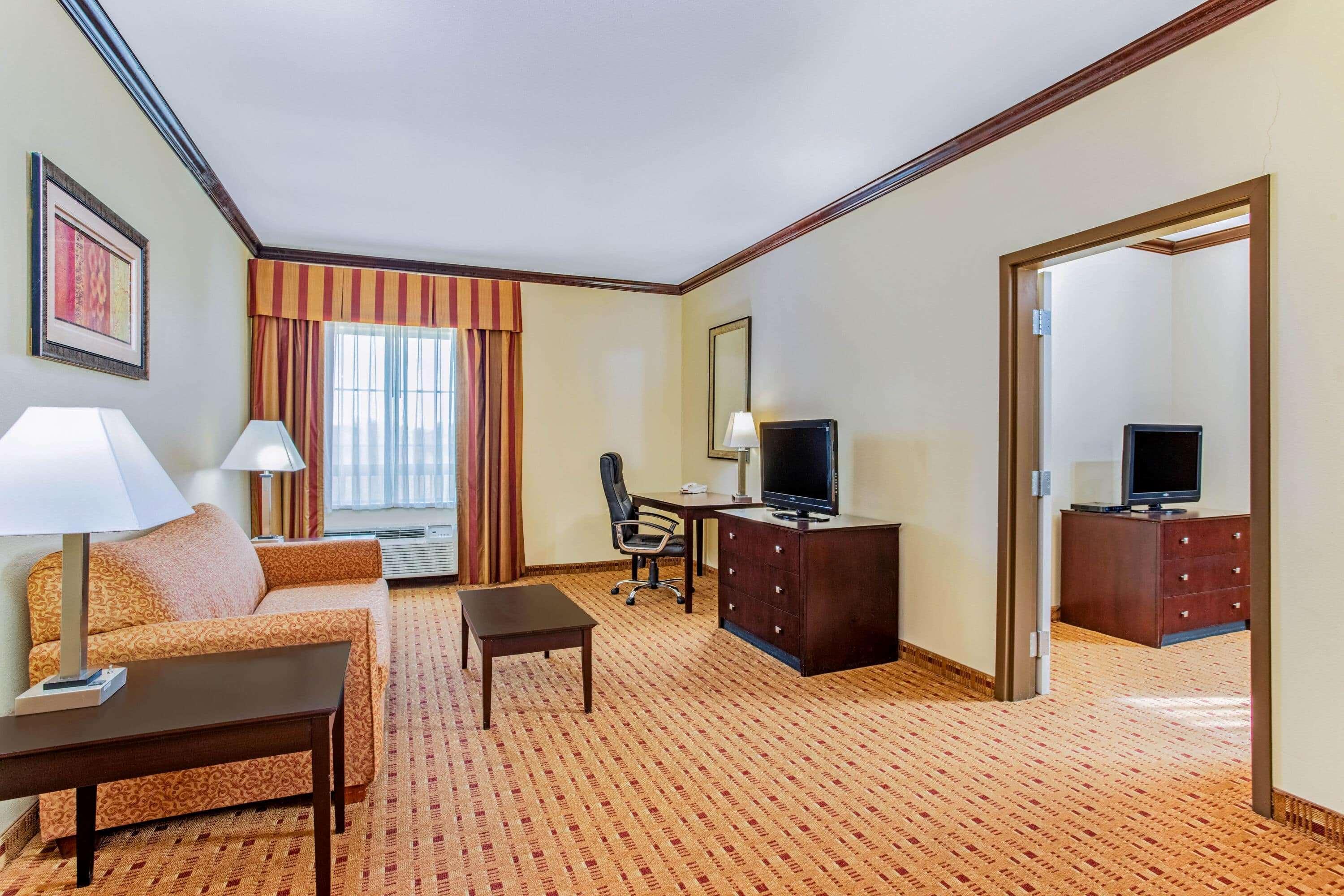 La Quinta By Wyndham Ennis Hotel Exterior photo